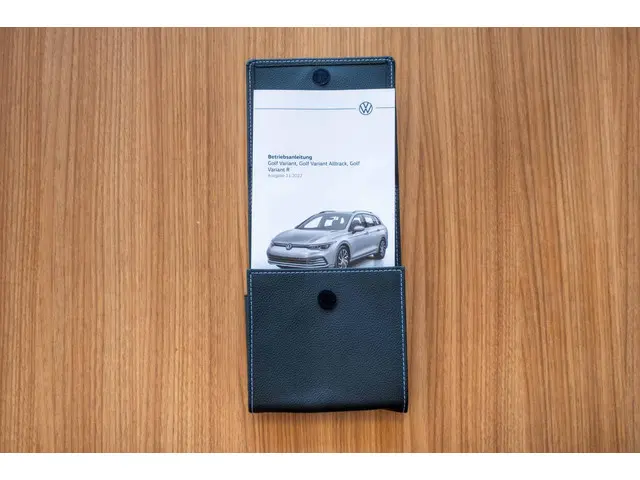 Volkswagen Golf Variant R | 322 PK | 2023 Benzine 55