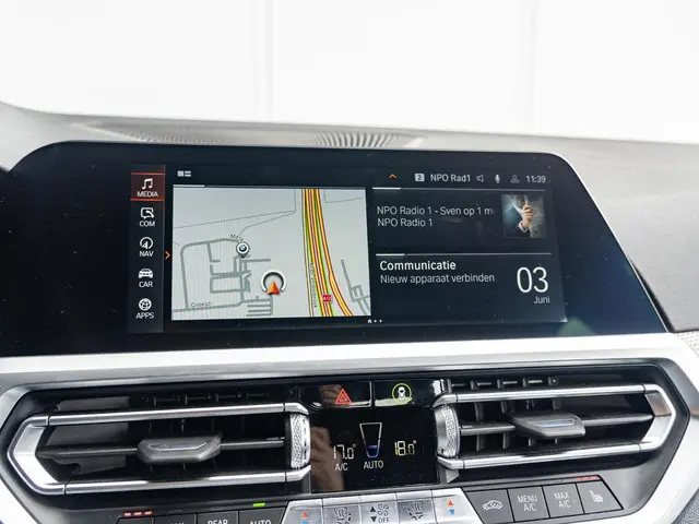 BMW 3 Serie Sedan 320i 2020 Benzine 34