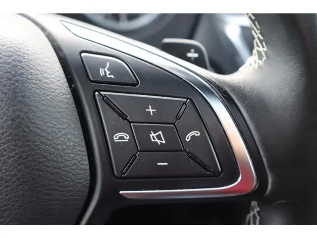 Infiniti Q30 1.6t Premium Tech 2016 Benzine 31