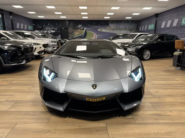 Lamborghini Aventador 6.5 V12 LP700-4 2013 Benzine 8