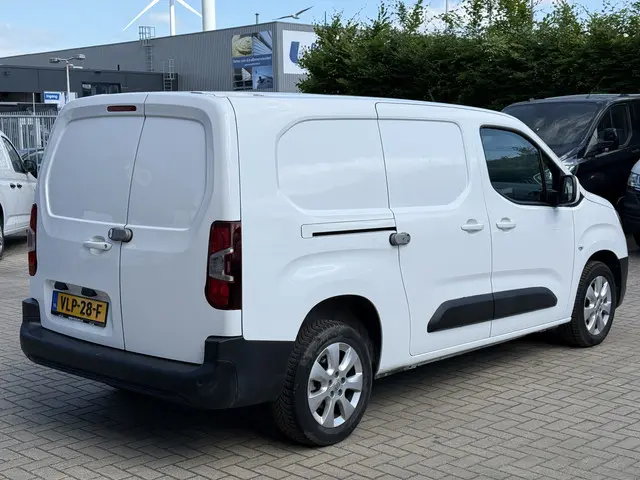 Opel Combo 1.5D130PK L2H1 Edition 2021 Diesel 13
