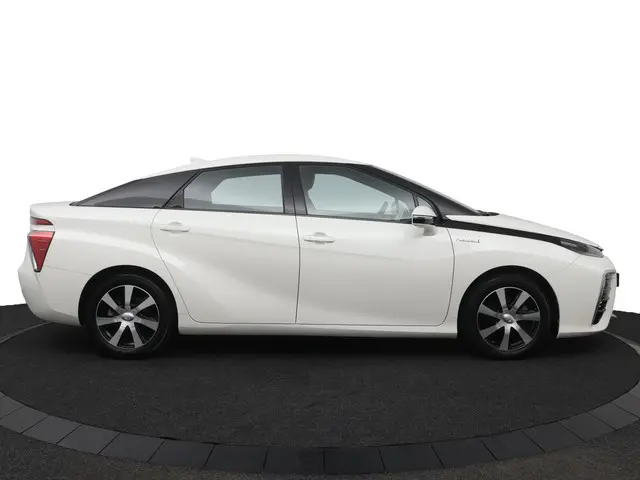 Toyota Mirai FCV Executive 2016 Waterstof 13