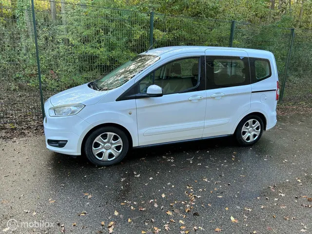 Ford Tourneo Courier 1.0 Titanium 2014 Benzine 13