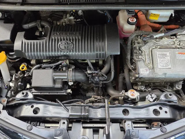 Toyota Yaris 1.5 Hybrid Active 2018 Hybride Benzine 12