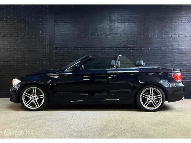BMW 1 Serie Cabrio 118i High Executive 2012 Benzine 2