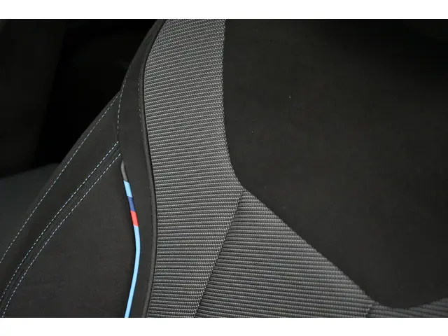 BMW 3 Serie Touring 330e M-Sport 2025 Hybride Benzine 76