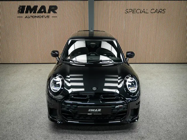 MINI 3-Deurs Cooper C John Cooper Works M 2024 Benzine 5