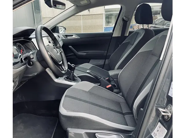 Volkswagen Polo 1.0 TSI Beats 2018 Benzine 17