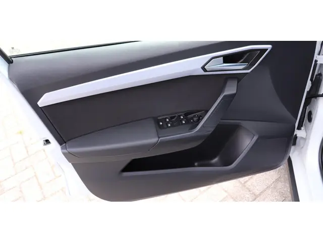 SEAT Arona 1.0 EcoTSI Style Business Connect 2024 Benzine 5