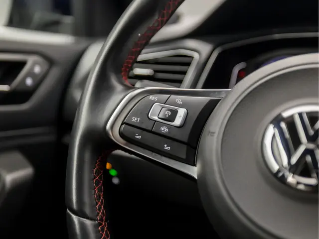 Volkswagen T-Roc 1.5 TSI Sport 2019 Benzine 21