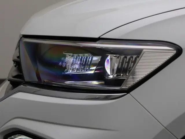 Volkswagen T-Roc 1.5TSI/150PK R Line DSG 2022 Benzine 38