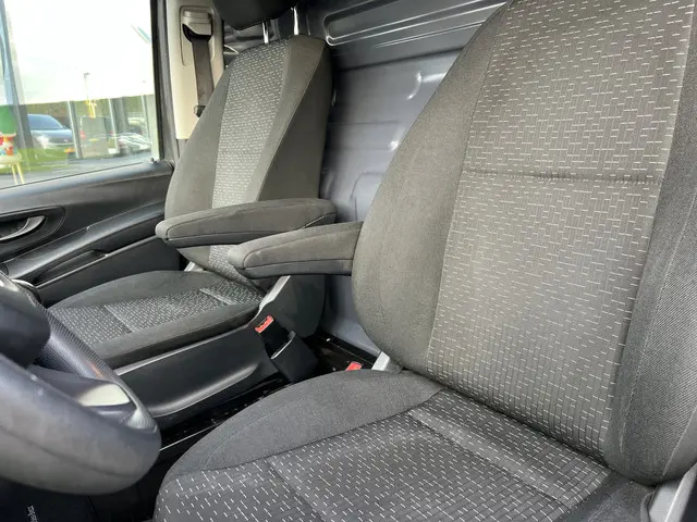 Mercedes-Benz Vito 110 CDI Lang 2021 Diesel 23