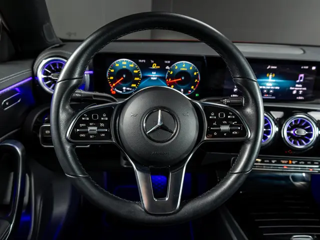 Mercedes-Benz CLA Coupé 180 Luxury Line 2023 Benzine 10