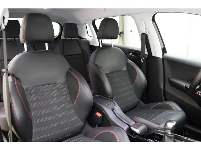 Peugeot 2008 1.2 PureTech GT-line 2018 Benzine 10