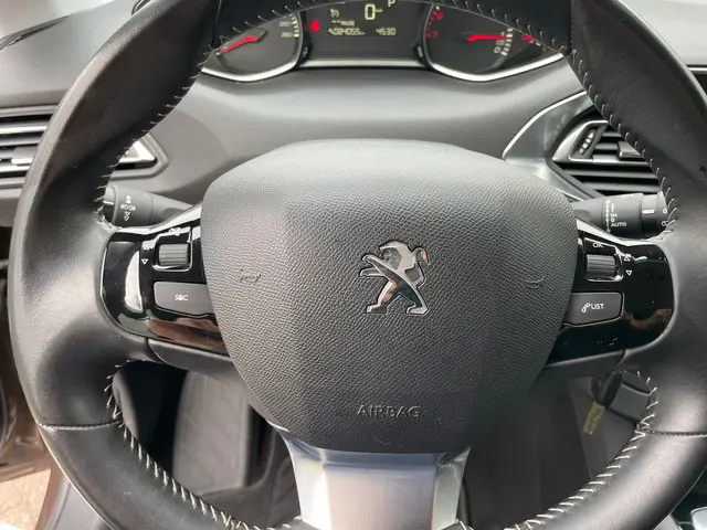 Peugeot 308 1.2 PureTech Style AUTOMAAT 2015 Benzine 14