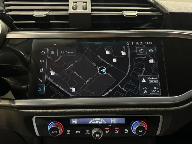 Audi Q3 45 TFSI e Business 2022 Hybride Benzine 14