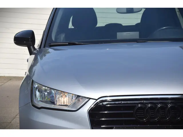 Audi A1 Sportback 1.0 TFSI Adrenalin S line 2017 Benzine 19