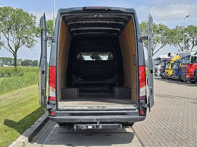 Iveco Daily 35C18 2021 Diesel 13