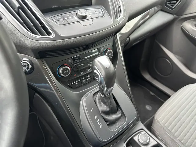 Ford C-MAX 1.5 Titanium 2018 Benzine 25