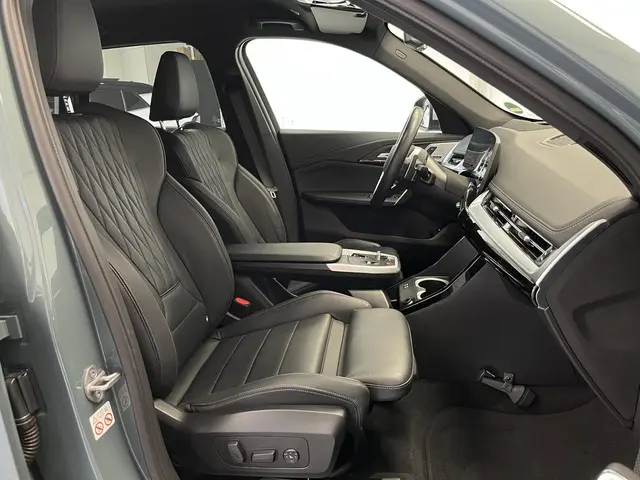 BMW X1 xDrive30e X-Line 2023 Hybride Benzine 15