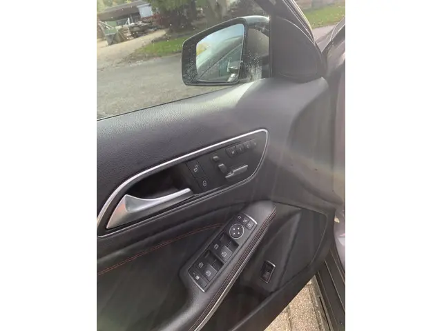 Mercedes-Benz GLA 200 Prestige Comfort 2014 Benzine 12