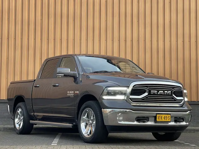 Dodge Ram 1500 5.7 V8 Quad Cab 6'4 Classic 2020 LPG/Gas 3