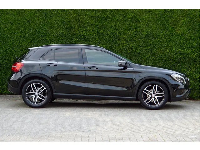 Mercedes-Benz GLA GLA 180 Ambition Night 2016 Benzine 4