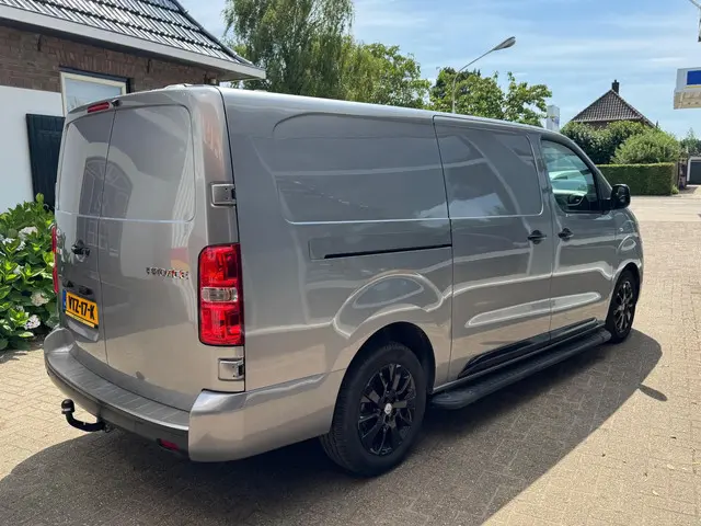 Toyota ProAce Worker 2.0 D-4D Black Line Long 2023 Diesel 7