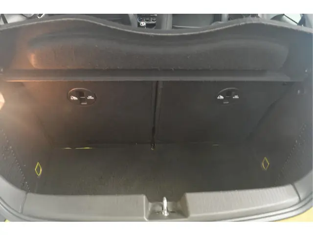 Opel ADAM 1.2 2015 Benzine 23