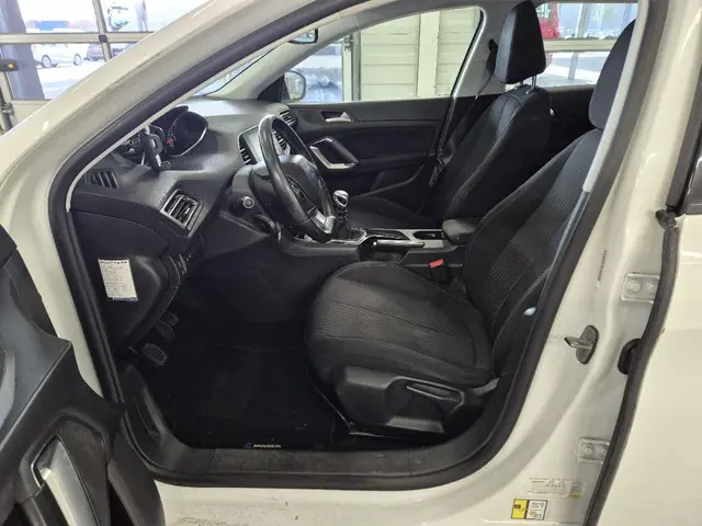 Peugeot 308 SW 1.2 e-THP Allure 2014 Benzine 17