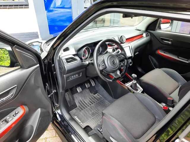 Suzuki Swift 1.4 Sport Smart Hybrid 2021 Benzine 8