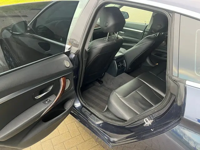 BMW 3 Serie Gran Turismo 320i High Executive 2014 Benzine 9