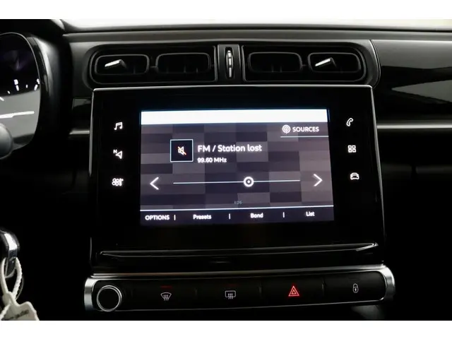 Citroën C3 1.2 PureTech Feel 105g wit 2017 Benzine 23