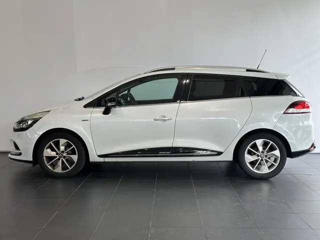 Renault Clio Estate 0.9 TCe Limited 2017 Benzine 14
