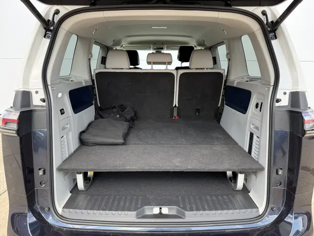Volkswagen ID. Buzz ID.BUZZ 77 kWh 204pk 2023 Elektrisch 18