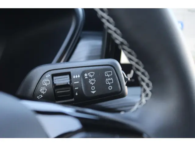 Ford Kuga 2.5 FHEV Active X 2024 Hybride Benzine 33