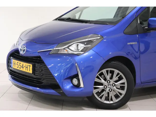 Toyota Yaris 1.5 Hybrid Dynamic, 2020 Hybride Benzine 23