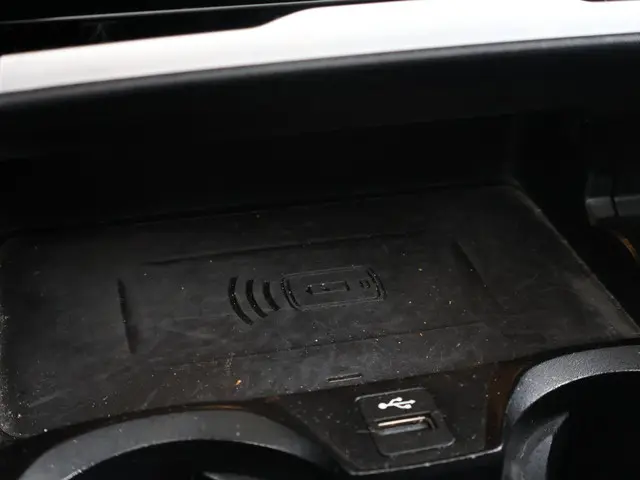 BMW 3 Serie Touring 330i High Executive 2021 Benzine 26