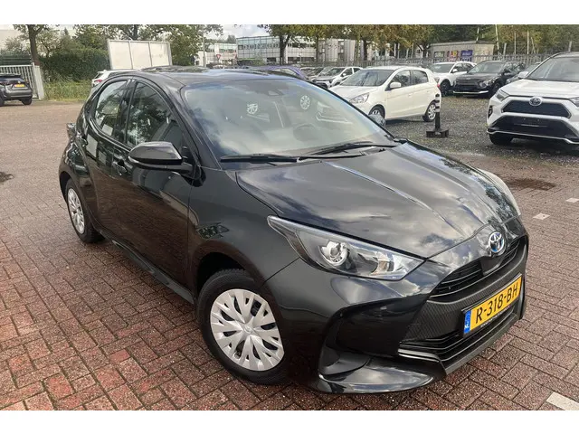 Toyota Yaris 1.5 Hybrid Active 2022 Hybride Benzine 30
