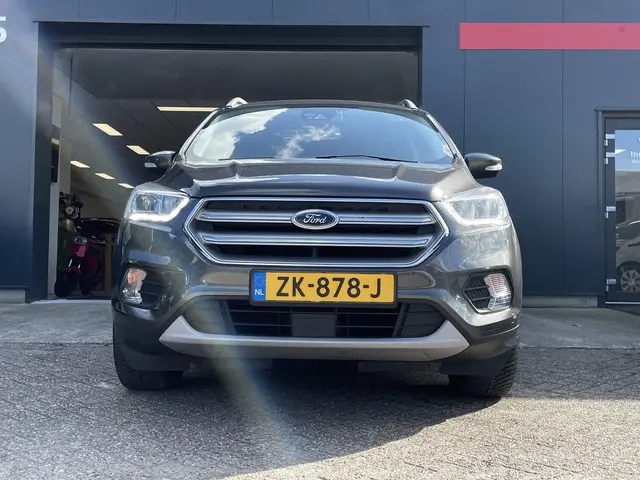 Ford Kuga 1.5 EcoBoost Titanium 2019 Benzine 4