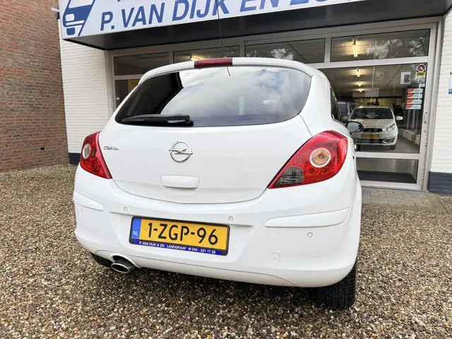 Opel Corsa 1.2-16V BlitZ 2014 Benzine 6