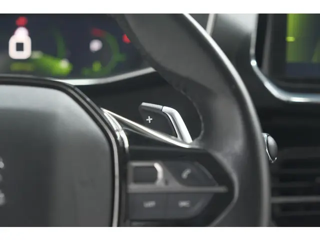 Peugeot 208 PureTech 100 EAT8 Allure 2020 Benzine 35