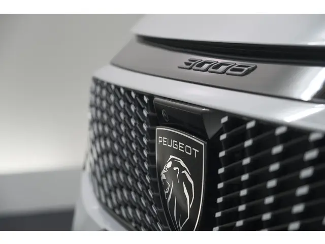 Peugeot 3008 1.2 Hybrid 136 GT 2024 Hybride Benzine 15