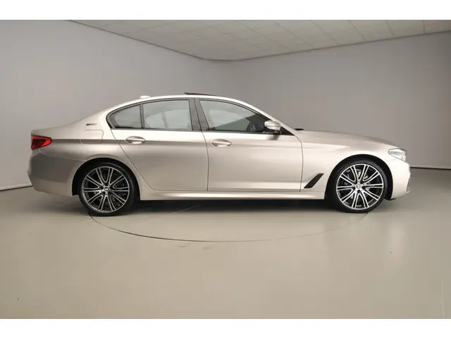 BMW 5 Serie Sedan 530e 2019 Hybride Benzine 4
