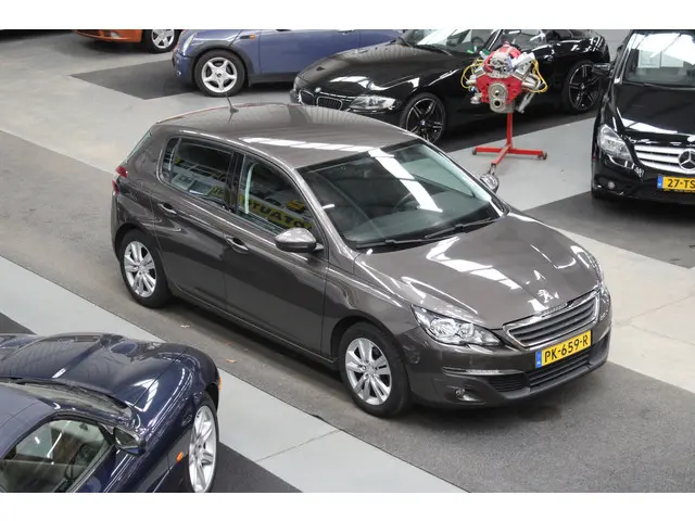 Peugeot 308 1.2 VTi Blue Lease 2013 Benzine 23