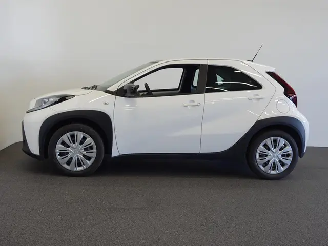 Toyota Aygo X 1.0 VVT-i S-CVT Aut. Play 2024 Benzine 27