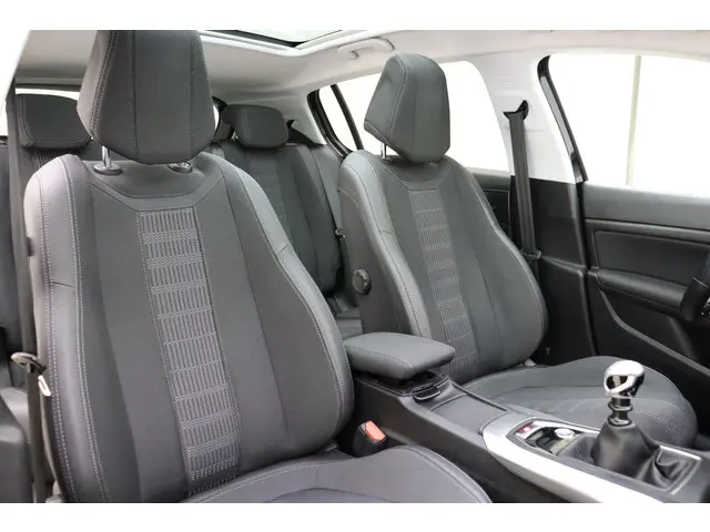 Peugeot 308 1.2 PureTech Allure 2018 Benzine 10