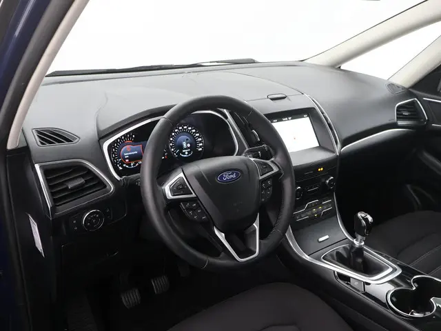 Ford Galaxy 1.5 Titanium 7P 2018 Benzine 25