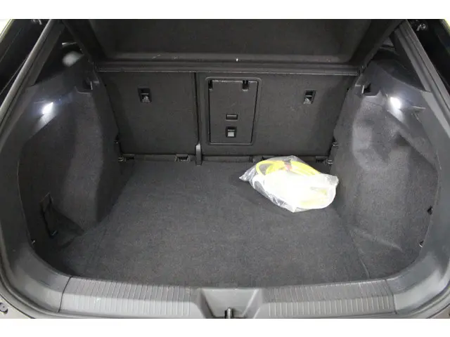 Volkswagen ID.4 First 77 kWh 150kW / 204PK 2020 Elektrisch 5