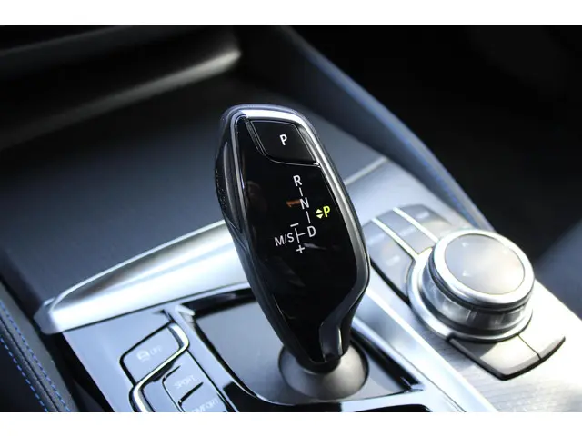 BMW 5 Serie Touring 520i 2022 Benzine 37